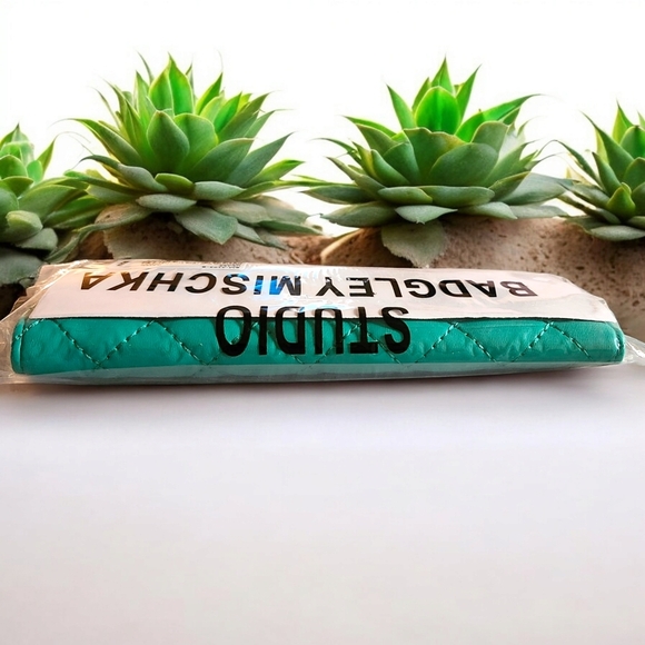 NWT Badgely Mischka Wallet - Picture 5 of 8